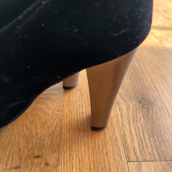 Vintage BCBG Black Velvet Boots with Dark Silver Heel size 7.5 - Picture 8 of 9